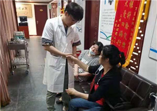 早期肺癌磨玻璃结节 中药医治免去手术